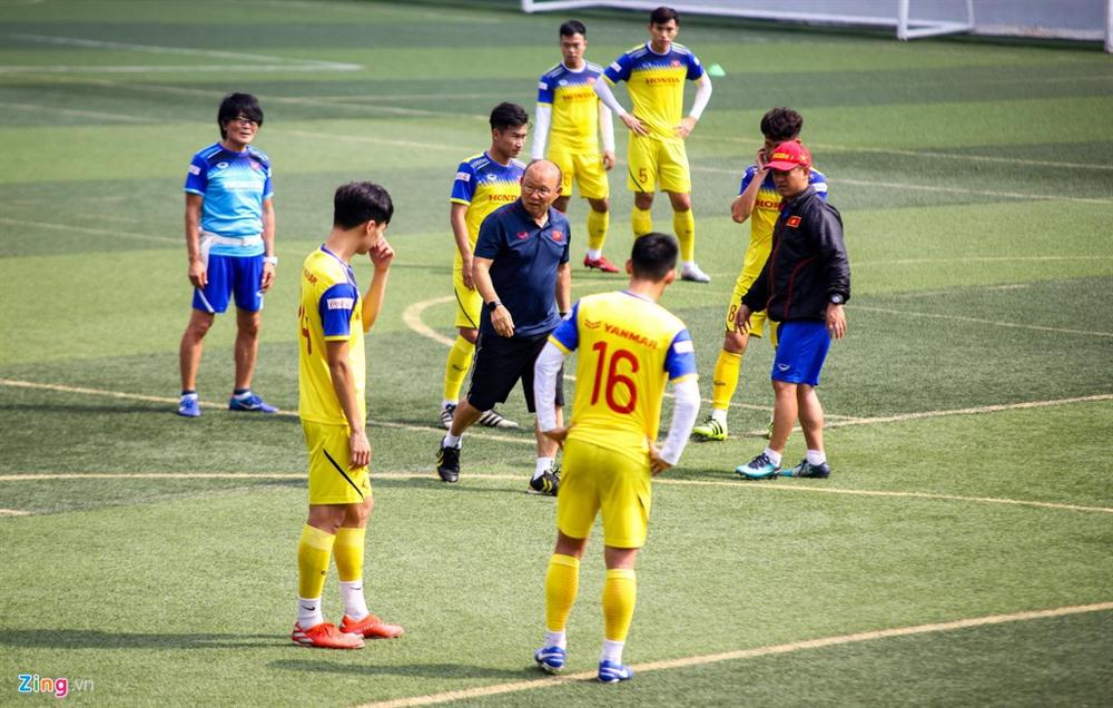 HLV Park luyện chiến thuật cho U22 Việt Nam trong buổi tập cuối-6