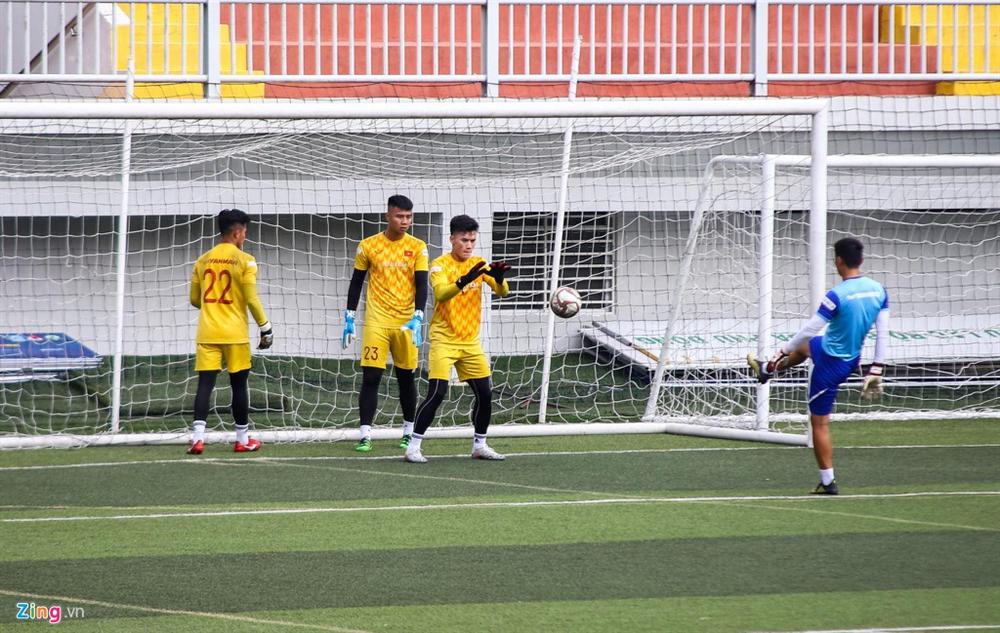 HLV Park luyện chiến thuật cho U22 Việt Nam trong buổi tập cuối-8