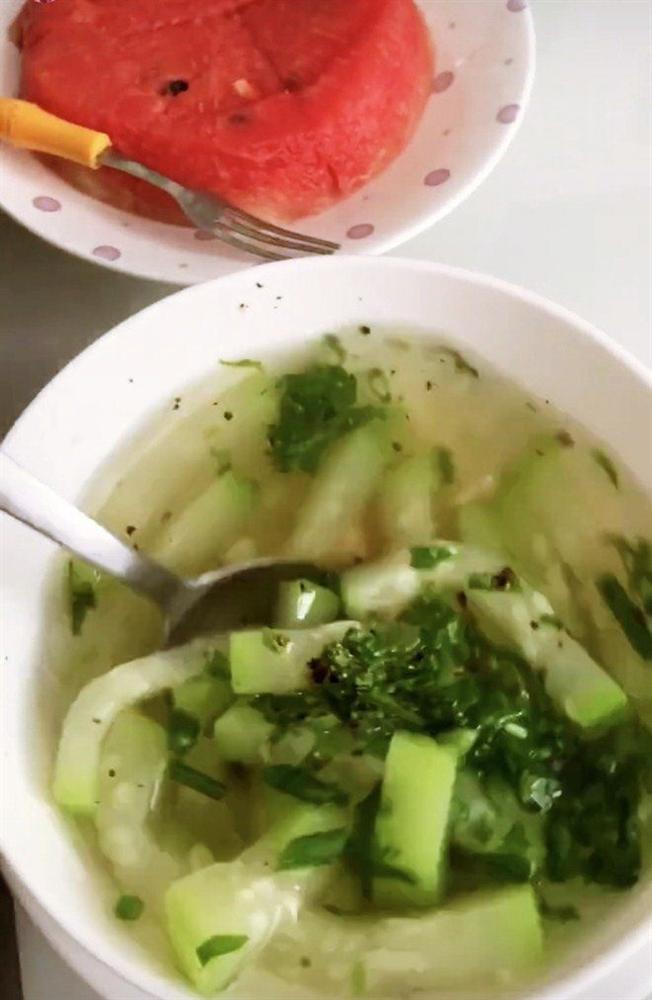 Ngọc Trinh làm hội ghét ăn hành phát khóc nhưng xem đến Bích Phương mới thấy thật ác-4