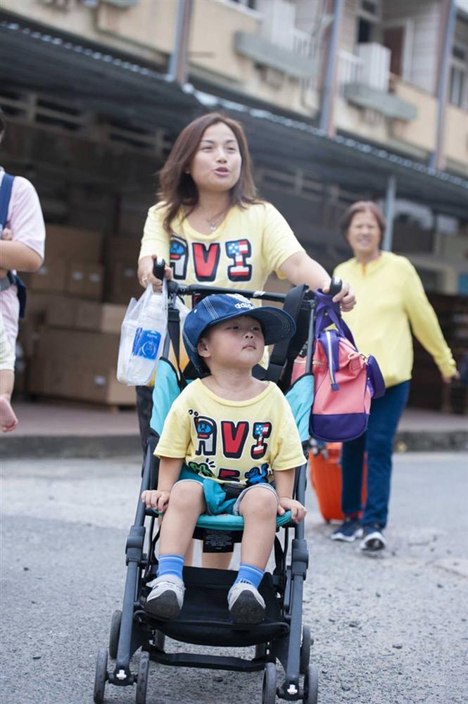 Hình ảnh chính thức của Quỳnh Trần JP và bé Sa trong talkshow do NSND Hồng Vân làm MC-6