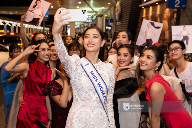 Đỗ Mỹ Linh, Tiểu Vy và dàn mỹ nhân gây náo loạn sân bay khi tiễn Thùy Linh lên đường đi Anh dự thi Miss World-8