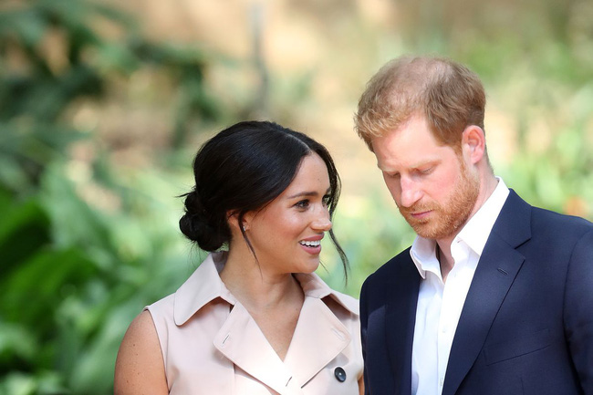 Tiết lộ mới gây sốc: Vợ chồng Meghan Markle bị gia đình hoàng gia cô lập và lời cảnh báo của Nữ hoàng Anh-1