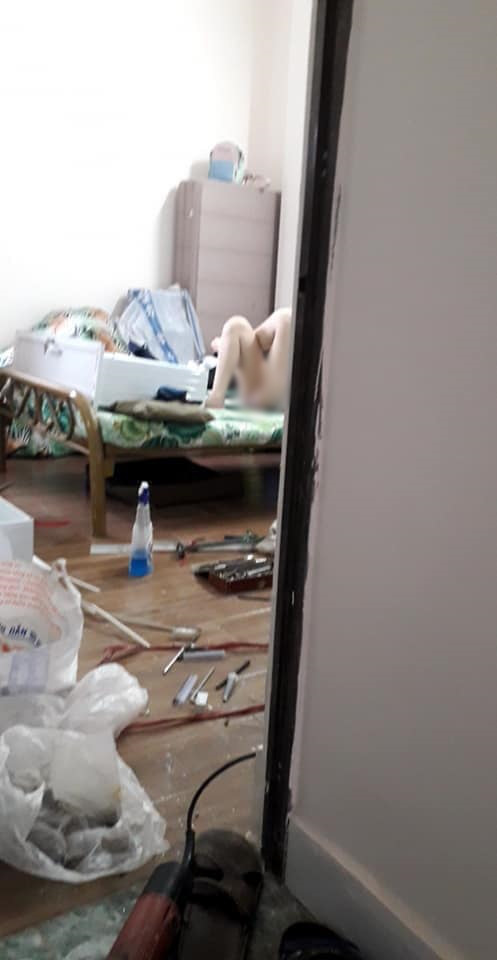 Anh thợ sửa nhà tội nhất năm 2019: Muốn làm việc cũng không yên vì cô chủ nhà nằm hớ hênh như mời gọi-3