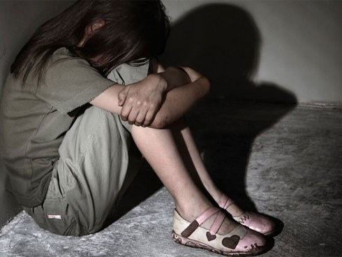 Dọa dẫm Mẹ sẽ tịch thu nếu lần sau con còn nghịch điện thoại thật vô ích, tốt hơn cha mẹ hãy áp dụng 4 phương pháp này-5