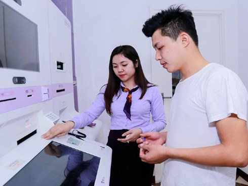 Dịch vụ ngân hàng cực đỉnh: ‘Chạm’ từ điện thoại đến điểm giao dịch