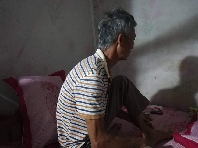 Bố vợ đau xót tiết lộ nguyên nhân bị con rể cầm dao truy sát: Nghĩa tự ý đem bán con trâu mà không hỏi ý kiến vợ khiến hai vợ chồng lục đục-1