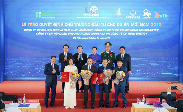 VinSmart khánh thành tổ hợp nhà máy thiết bị điện tử thông minh-3