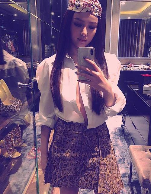 Sao Việt theo đuổi trào lưu thả rông”: người đẹp hút hồn, người mất nét duyên-4