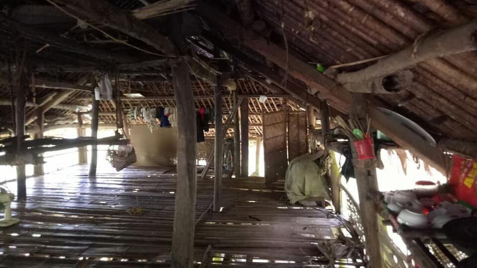 Cậu bé 10 tuổi sống cô độc, đi hàng trăm cây số đưa thi thể bố về chôn cất-2