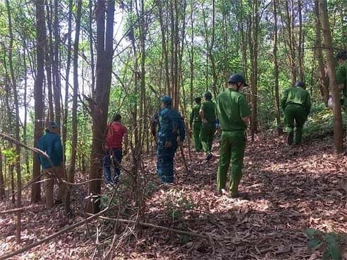 Hà Nội: Nữ tài xế lao xe vào cửa hàng trà chanh khiến khách hàng bỏ chạy tán loạn-3