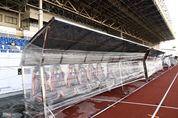 Sân bóng đá SEA Games 30 ngổn ngang trước ngày thi đấu-7