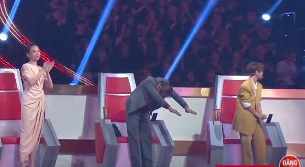 Lại Văn Sâm cúi đầu trước kiến thức của sinh viên 19 tuổi-3