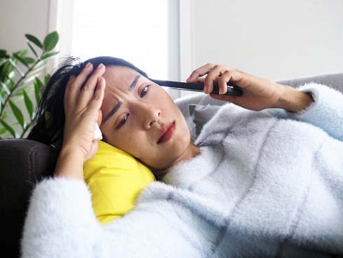 Biết tin tôi bị sẩy thai, mẹ chồng dẫn ngay một cô gái khác thay thế vị trí của tôi, vừa nhìn mặt, tôi bật cười rồi ký đơn ly hôn ngay-3