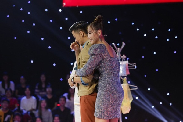 Trọng Hiếu cưỡng hôn Nam Thư trên truyền hình-1