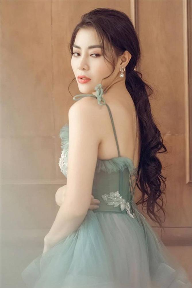 Thanh Hương diện đầm 2 dây xòe, dịu dàng và ngọt ngào đến lạ-4