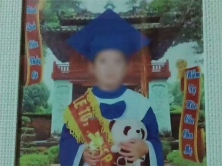 Tuyên Quang: Phát hiện thi thể bé trai 6 tuổi ở vườn mía sau nhà nghi do bị mẹ kế sát hại