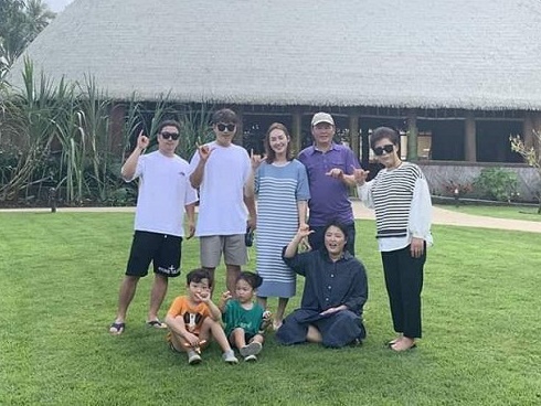 Lần đầu tiên sau vụ ly dị 2000 tỷ, Song Hye Kyo và tài tử Yoo Ah In mới công khai khoe ảnh thân mật thế này-9