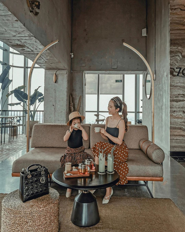 Vợ 2 Minh Nhựa: Chọn đồ cho các con cũng đầu tư từng chi tiết để ảnh sống ảo thật đồng điệu-3