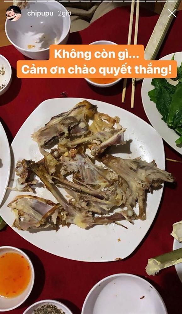 Đến lượt Chi Pu ”bắt trend” cosplay Quỳnh Trần JP: đến Pleiku ăn đủ món đặc sản, tự tạo meme” mà không cần bé Sa nào cả-13