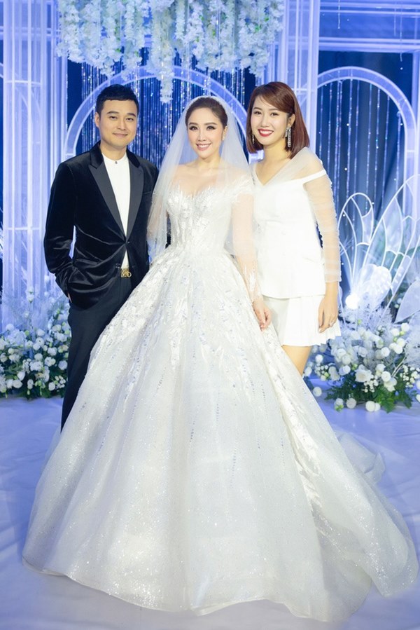 Bảo Thy khoe nhẫn cưới sau 1 tuần về nhà chồng: Nhìn giản đơn nhưng lấp đầy kim cương giá trị không nhỏ!-3