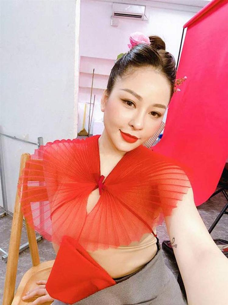 Hot girl Trâm Anh, Thúy Vi, Phi Thanh Vân vẫn mũm mĩm dù đã phẫu thuật hút mỡ bụng-4