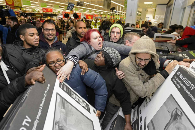 Black Friday và những cái bẫy dễ sập dành cho người tiêu dùng cuồng mua sắm-1