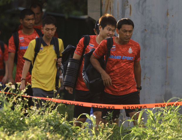 Nhọ như tuyển Thái Lan tại SEA Games 30: Vật vã mãi mới tới được sân vì tắc đường, đến nơi tập thì tồi tàn, không có luôn cả nhà vệ sinh-2