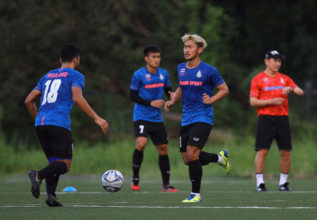 Nhọ như tuyển Thái Lan tại SEA Games 30: Vật vã mãi mới tới được sân vì tắc đường, đến nơi tập thì tồi tàn, không có luôn cả nhà vệ sinh-4