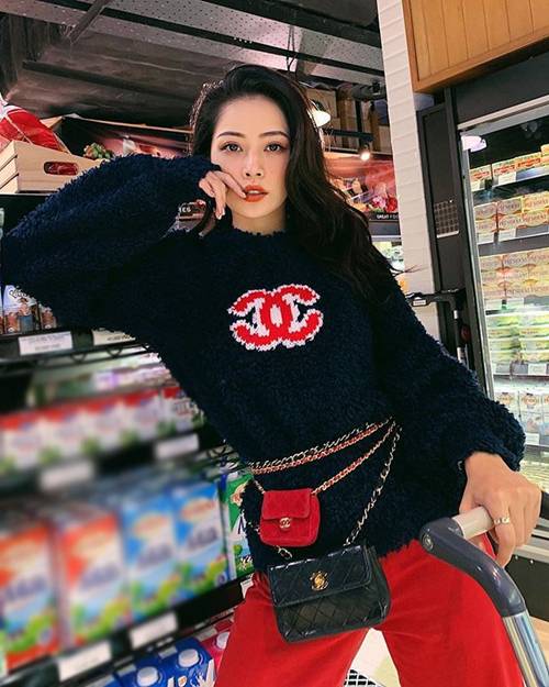 Sợ xài 1 túi chưa đủ giàu sang, Chi Pu chịu chi mua luôn 2 chiếc Chanel đeo một lần-2