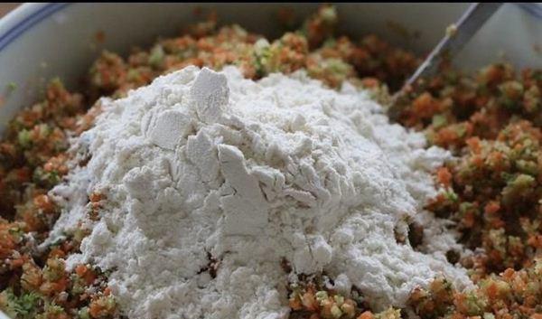 Mẹ chiêu đãi cả nhà món tổ trứng, ai nhìn cũng tò mò, lúc xem nguyên liệu thì vỡ òa-4