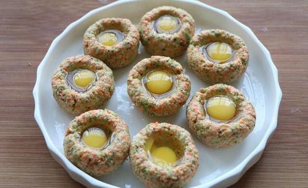 Mẹ chiêu đãi cả nhà món tổ trứng, ai nhìn cũng tò mò, lúc xem nguyên liệu thì vỡ òa-5