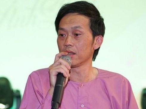 Hoài Linh giúp bé gái tìm người thân