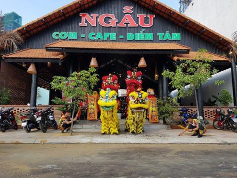 Hấp hộ 2 con gà lấy phí 300 ngàn, xanh mặt vì quá chát-1