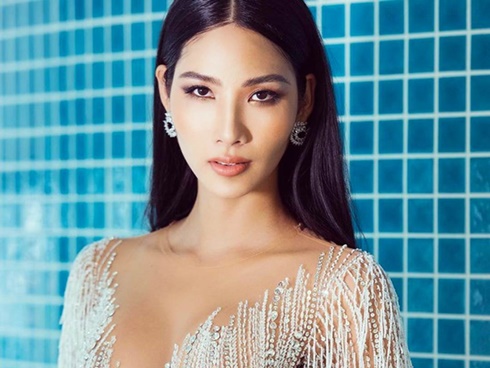 Vừa sang Mỹ thi Miss Universe, Hoàng Thùy diện suit xanh gợi nhớ đến phong cách của HHen Niê-12