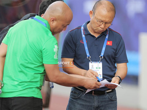 Hà Đức Chinh nổ cú poker, Trọng Hoàng giúp Việt Nam mở màn SEA Games bằng đại thắng-11