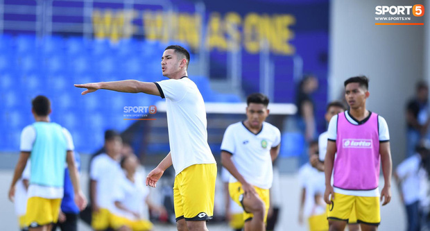 HLV Park Hang-seo bức xúc vì pha lật kèo của U22 Brunei: Cầu thủ giàu nhất thế giới không được đăng ký nhưng lại bất ngờ ra sân đá chính một cách đầy khó hiểu-1