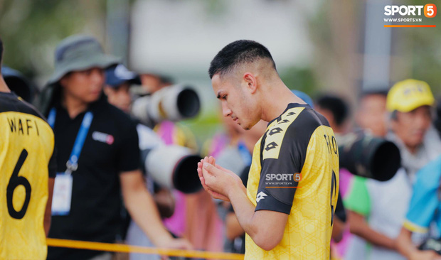 HLV Park Hang-seo bức xúc vì pha lật kèo của U22 Brunei: Cầu thủ giàu nhất thế giới không được đăng ký nhưng lại bất ngờ ra sân đá chính một cách đầy khó hiểu-5
