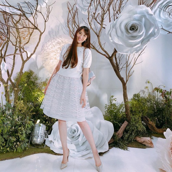 Siêu mẫu bị đuổi khỏi khách sạn khi đại gia vỡ nợ là ai?-9