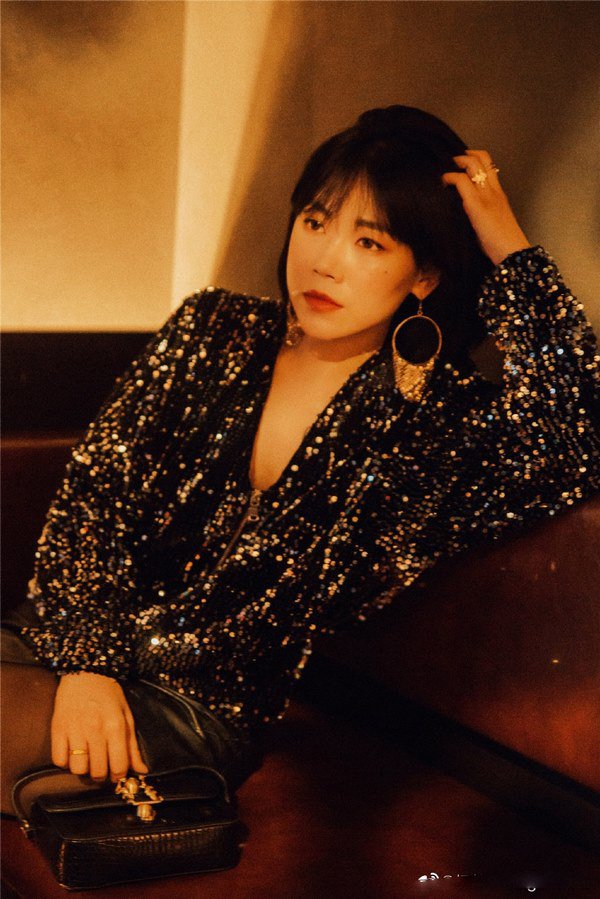 Chuẩn bị cho mùa tiệc tùng cuối năm, đây là những gam màu không thể vắng mặt trong tủ đồ-17