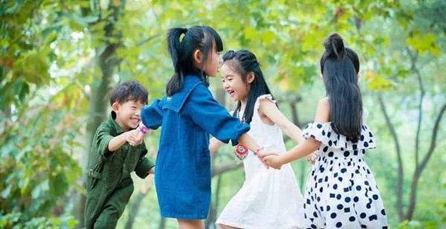 Con trai dẫn bạn nữ về nhà, bố nhìn qua camera thấy việc 2 đứa làm liền nổi giận-2