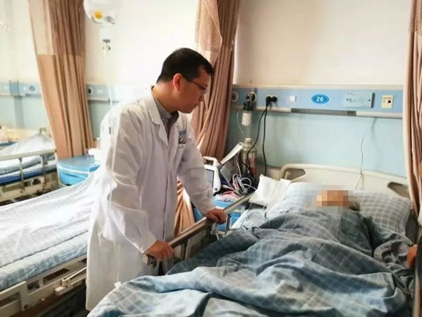 Thanh niên mới 28 tuổi đã mắc ung thư đại trực tràng giai đoạn cuối chỉ vì nghiện” 1 món mà rất nhiều người cũng thích ăn-1