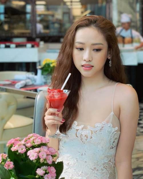 Thay đổi phong cách ngoạn mục, dân mạng suýt không nhận ra hotgirl ngực khủng Thuý Vi ngày nào-1