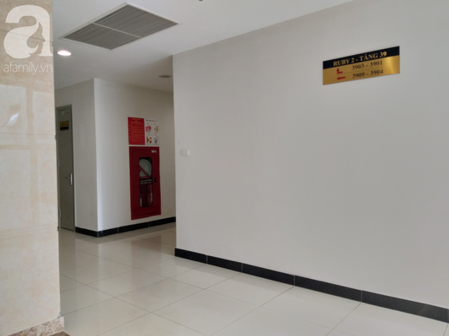Vụ bé gái rơi từ tầng 39 ở Hà Nội: Gọi con gái dậy ăn sáng đi học, bố mẹ hốt hoảng đi tìm thì chết lặng trước sự thật đau lòng-3
