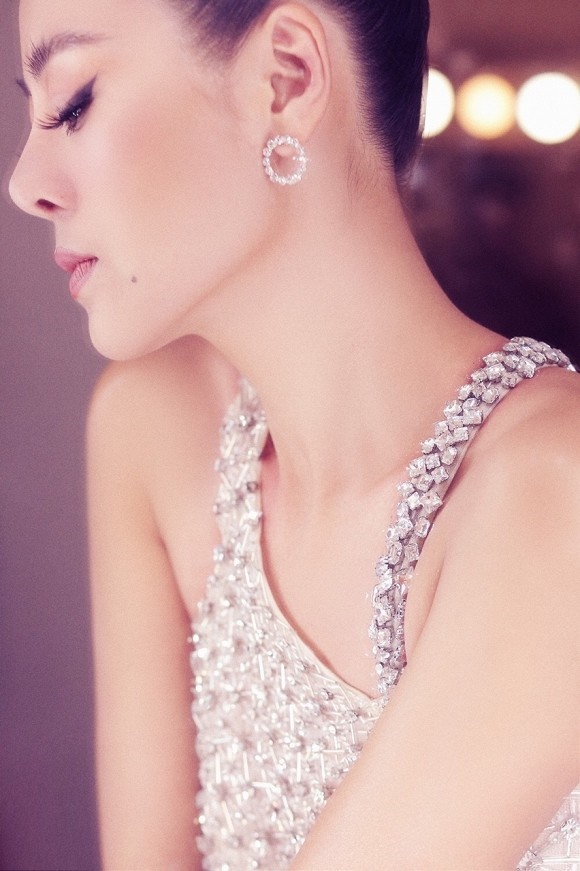 Nam Thư ngày càng gợi cảm với những đường cong mướt mắt-6