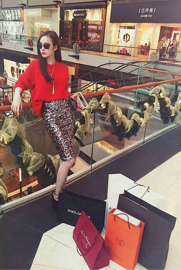 5 nữ đại gia cùng tuổi Vbiz: Người sở hữu 6 sổ đỏ, kẻ xây biệt thự 20 tỷ tặng bố mẹ-21