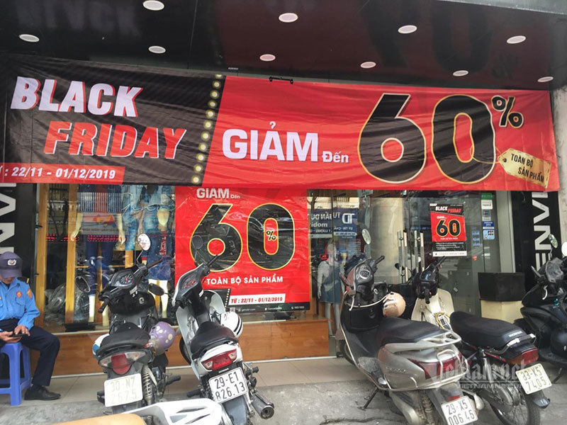 Chỉ có ở Việt Nam, hàng bánh vỉa hè tưng bừng Black Friday-1