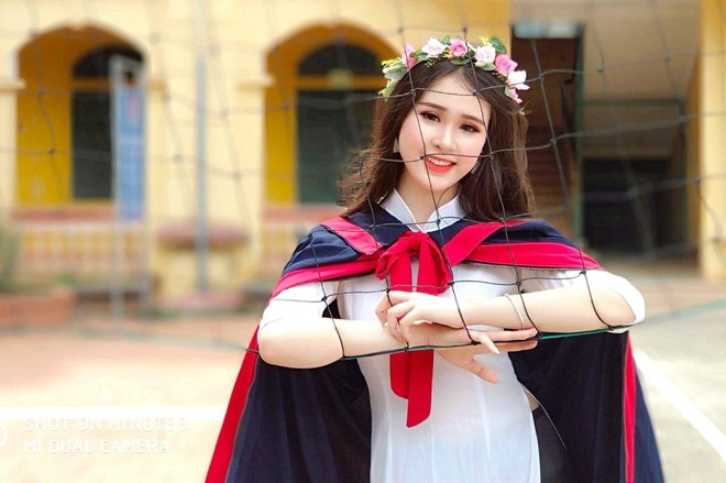 Nguyễn Hà Kiều Loan và dàn hoa khôi đại học 10X-10