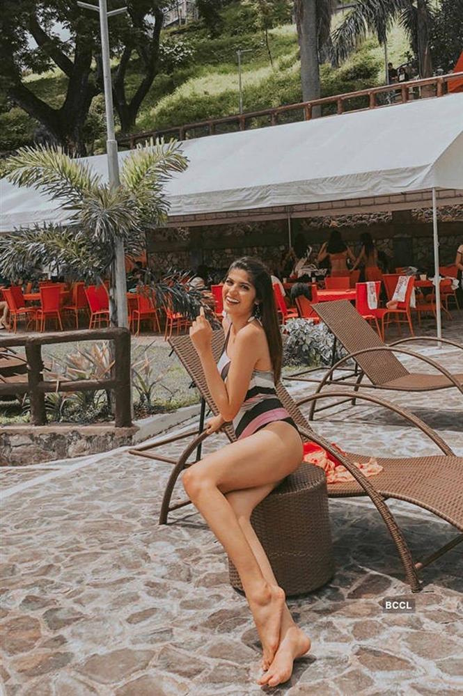 Hoa hậu đồng hành cùng đoàn Việt Nam ở SEA Games chuộng bikini xẻ cao-6