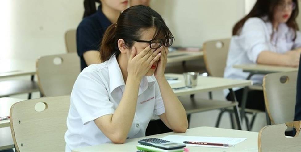 Đề cương ôn tập được đính kèm cả đáp án, nhưng chỉ với 1 câu nói bá đạo của cô giáo không học sinh nào dám ngó-2