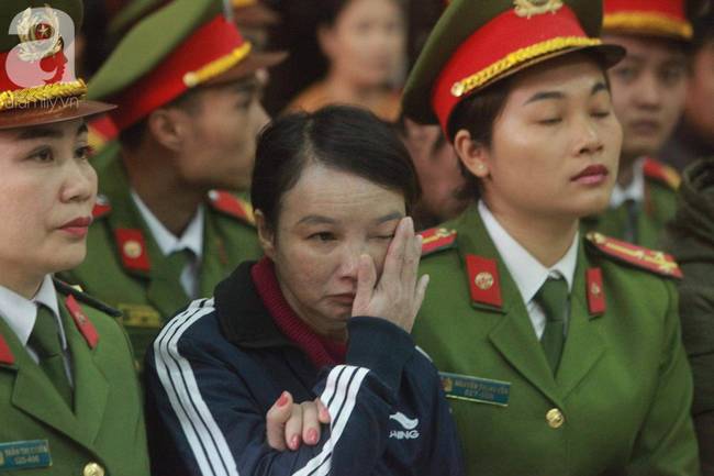 Xét xử vụ mẹ nữ sinh giao gà ở Điện Biên và đồng phạm:Bà Hiền khẳng định không quen biết Bùi Văn Công, liên tục kêu oan-11